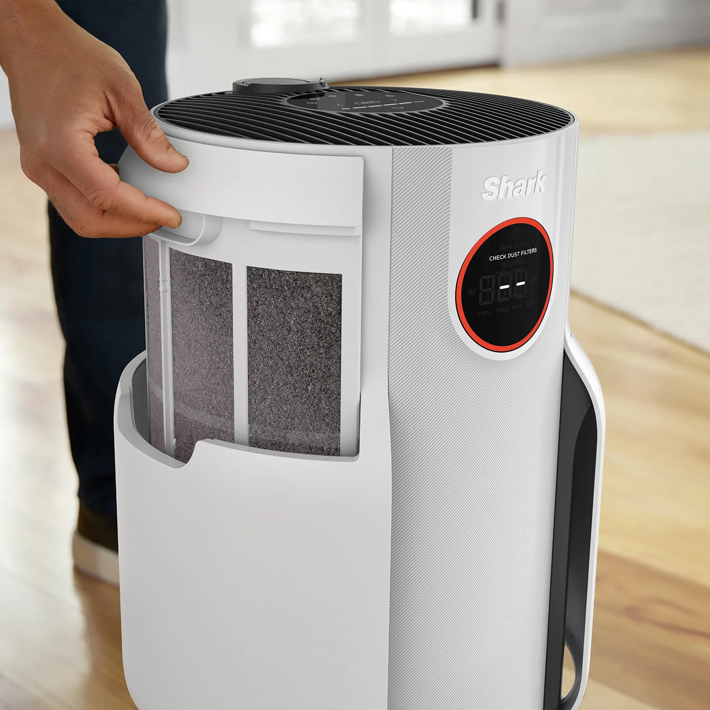 Shark-HP150UK-InUse-LivingRoom-RemoveFilter-Dirty-Man