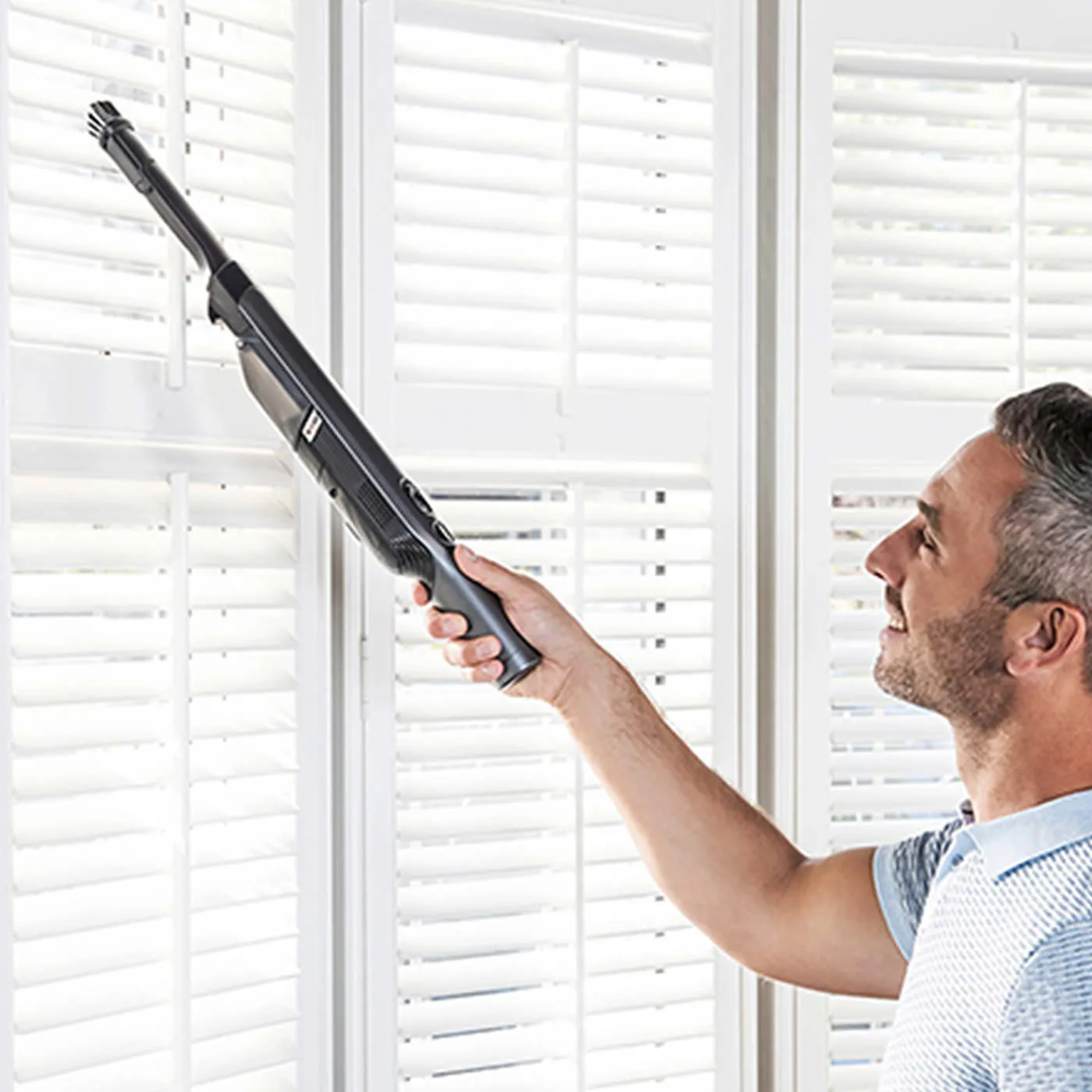 Shark-Handheld-WV200UK-Blinds_vjt9g1